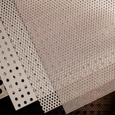 Медно-никелевый перфорированный лист 0.4 мм МНЖ5-1 ГОСТ 492-2006