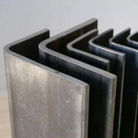 Уголок неравнополочный (стальной горячекатаный) 180х100х11 мм С345